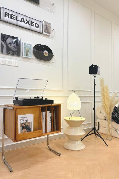 Dooga Ins-creamyhouse Projector * Johor Bahru